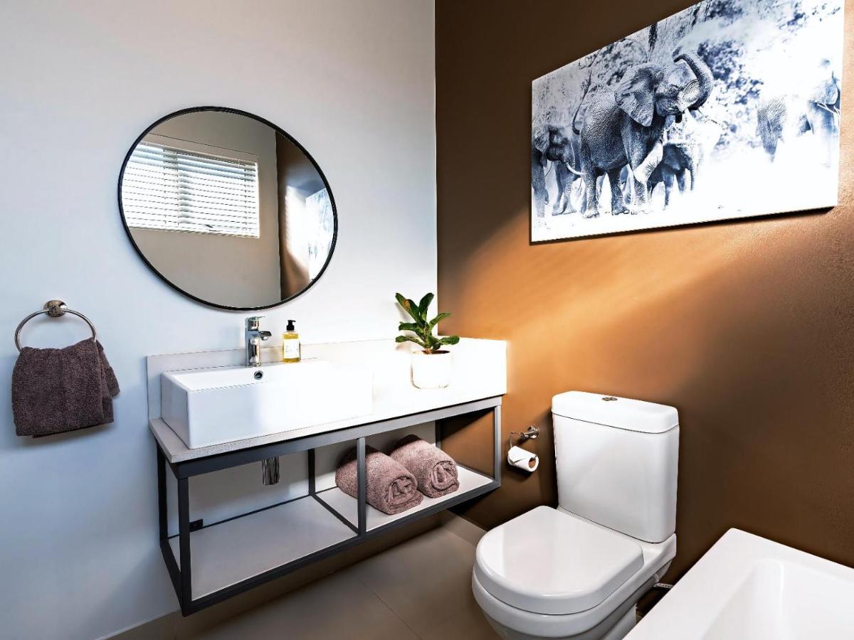 Miombo Mews Apartment Виктория Фолс Екстериор снимка