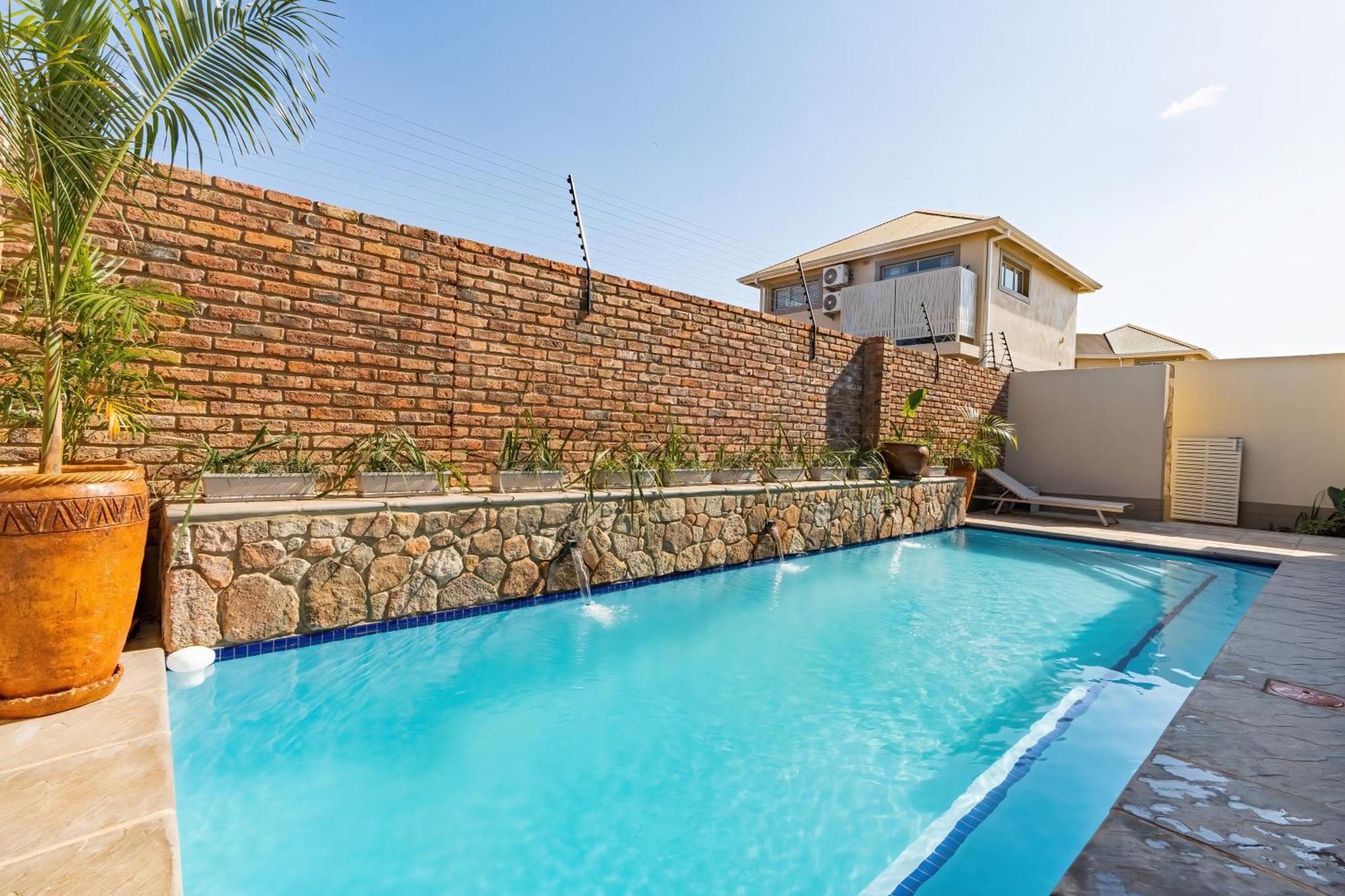 Miombo Mews Apartment Виктория Фолс Екстериор снимка
